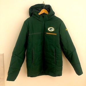 Thick, warm Packers jacket — never worn!